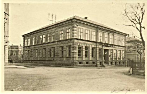 Budova v ulici Otáhalova